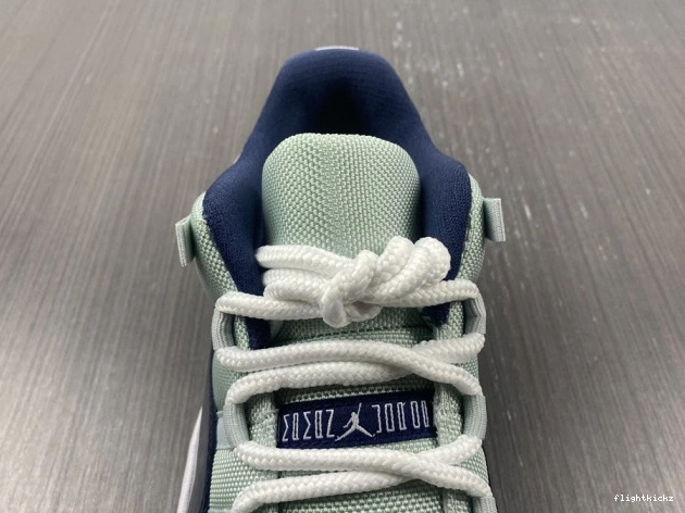 528895-007 11 Jordan Retro Air Georgetown Low 0809